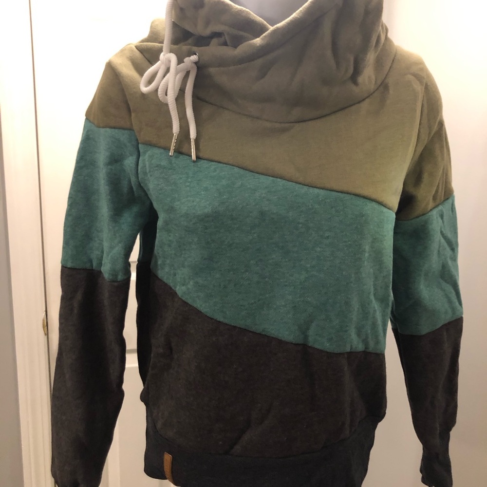 Tri-Colored Hoddie